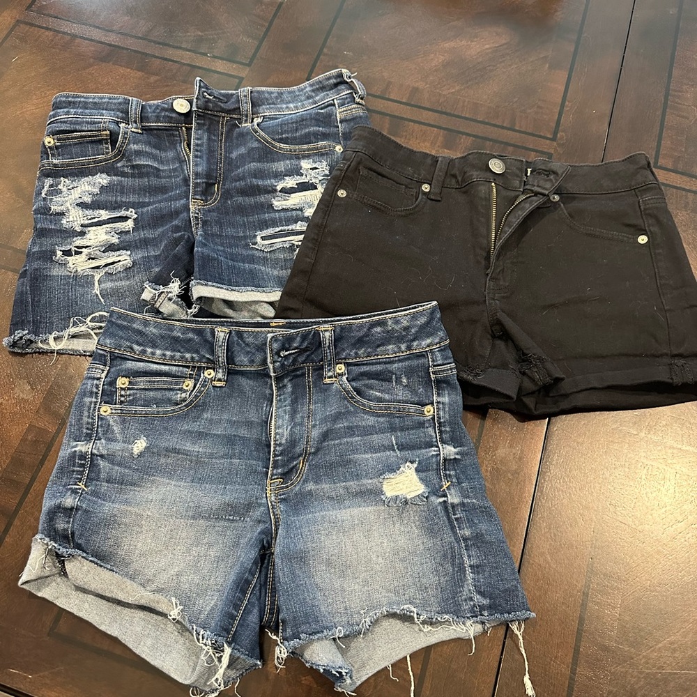 American Eagle Sz 4 high rise shortie lot